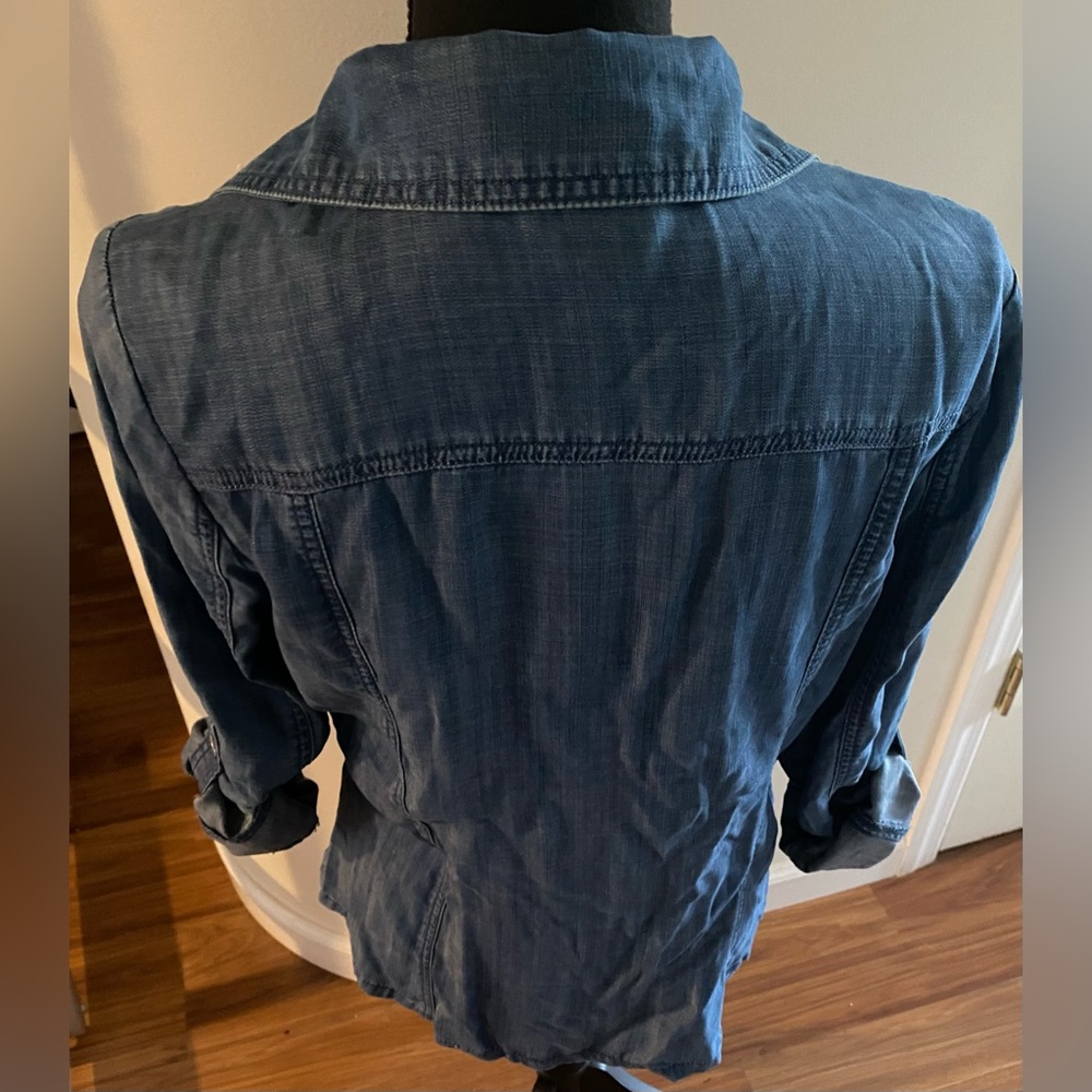 White House Black Market NWT Size Small Denim Snap Closure Women's Jacket/Shirt - Picture 5 of 11